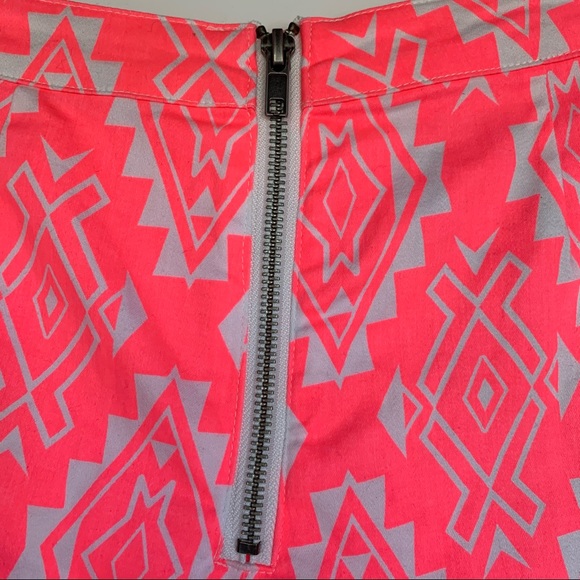 •Flying Tomato• High Waist Aztec Design Shorts - L - Picture 6 of 8